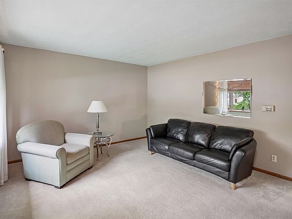 4th image of 4134 51st St
