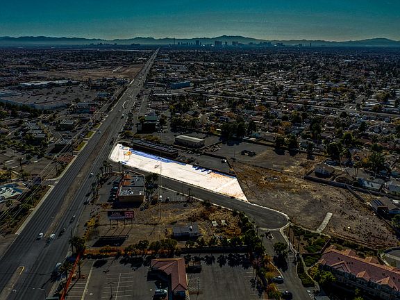 3rd image of 4591 N Rancho Dr