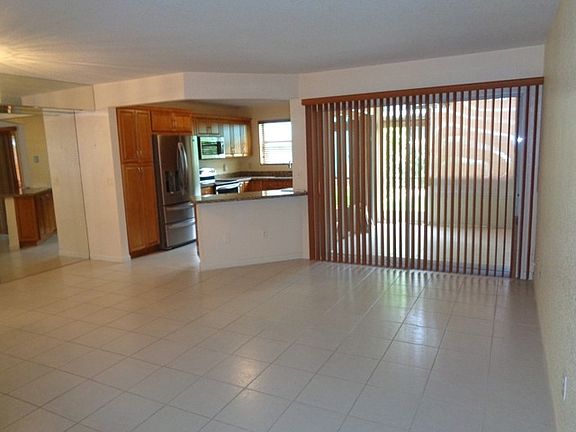 5th image of 2651 SE 19th Ct #107-D