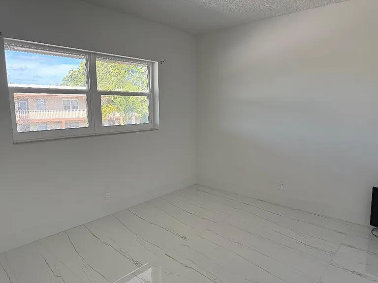 7600 NW 4th Pl #207 — Photo 15