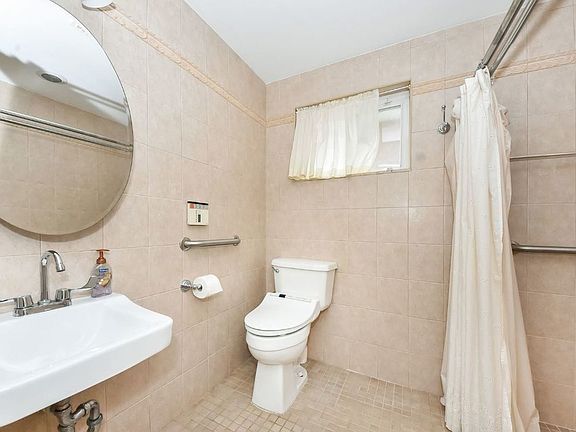 5th image of 8223 Eliot Ave