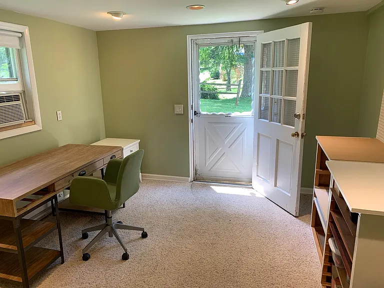 1904 Lindale Dr — Photo 18