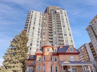 428 S Sparks St #706, Ottawa, ON K1R 0B3