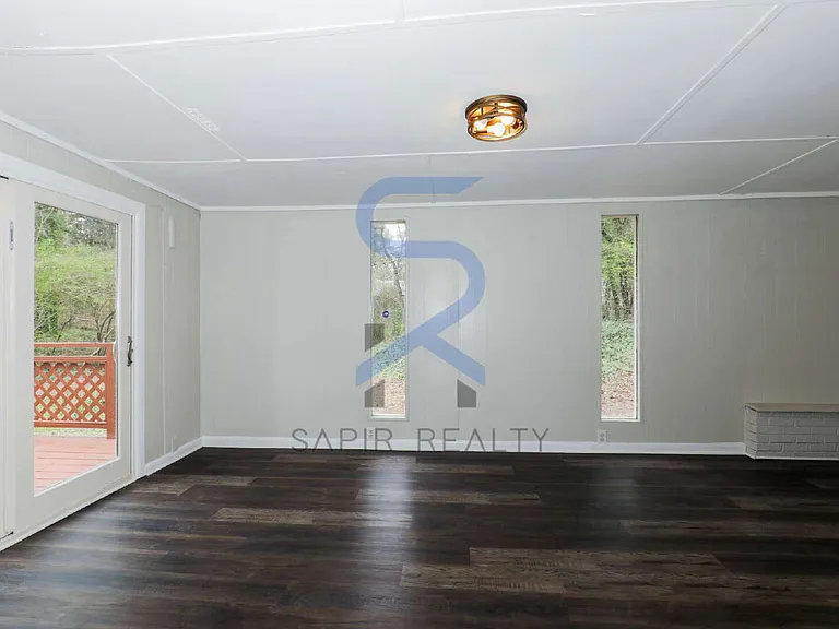 639 Skipper Dr NW — Photo 4