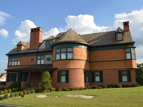 5041 Goodridge Avenue image 2 of 4