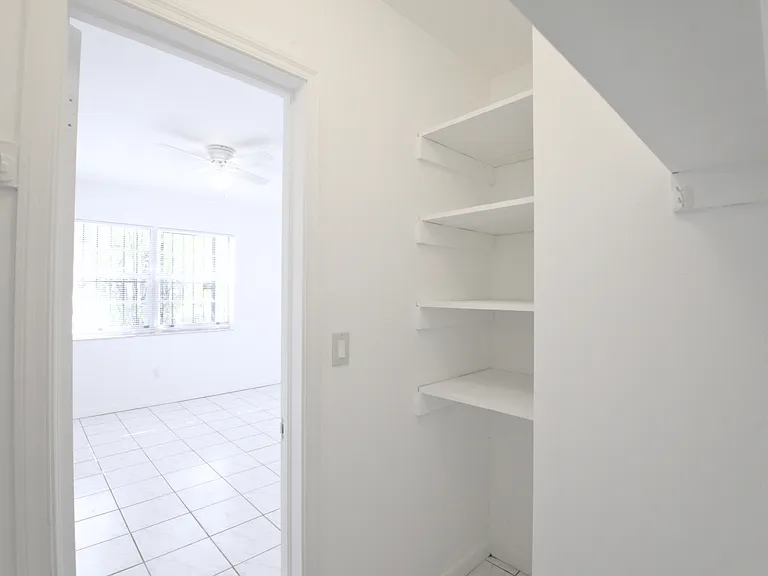 1570 NW 2nd St — Photo 15