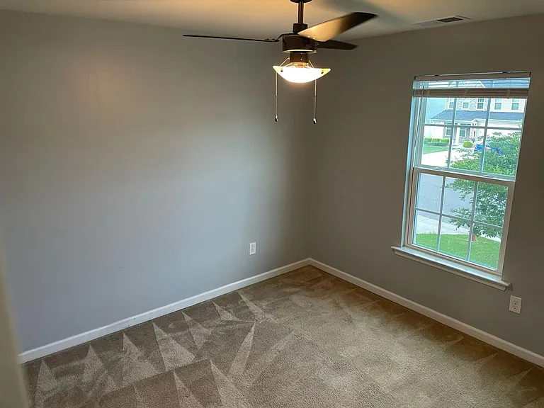 583 Newman Dr — Photo 15