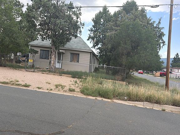 2nd image of 844 E Maxwell St