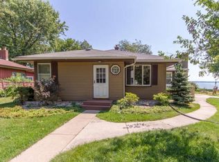 6408 E Decorah Ave, Oshkosh, WI 54902