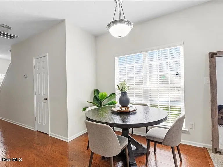 2047 Reserve Ln — Photo 5