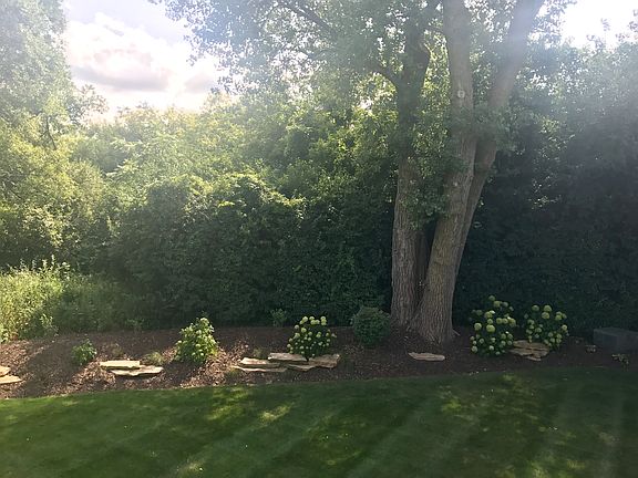 3rd image of 7851 Lake Pointe Dr