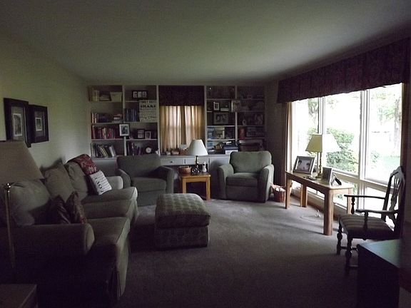 3rd image of 694 E Lincoln Ave