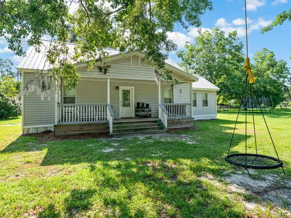 220 West Ave, Wewahitchka, FL 32465