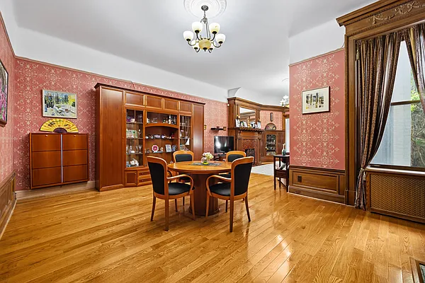 Sold by Real Broker NY LLC | media 15