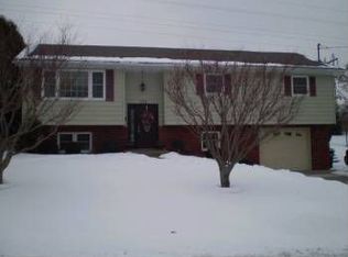 102 Woodhaven Rd, Peckville, PA 18452