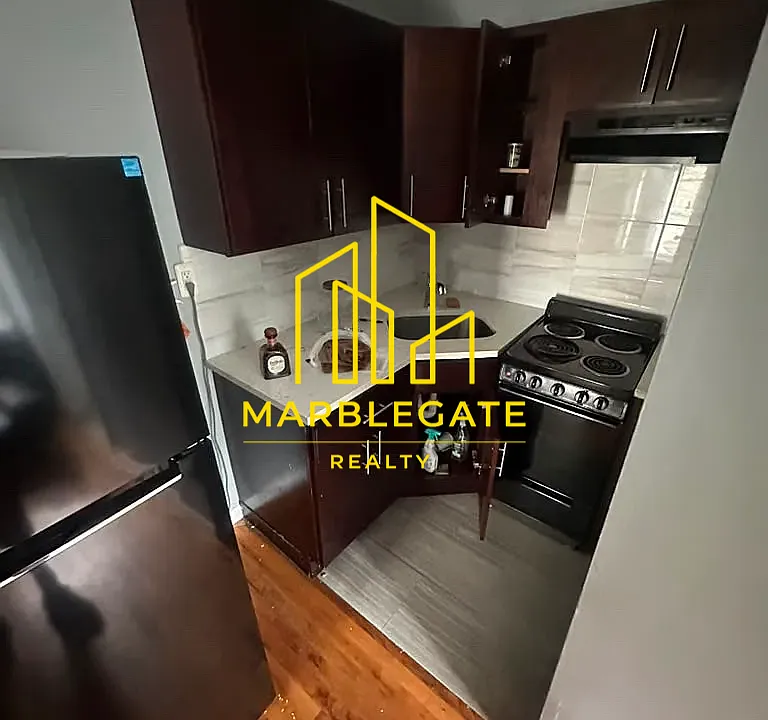 30 Gladstone Ave #33
