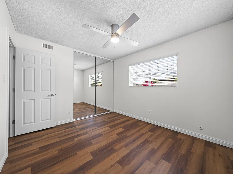 7614 Parkway Dr — Photo 25