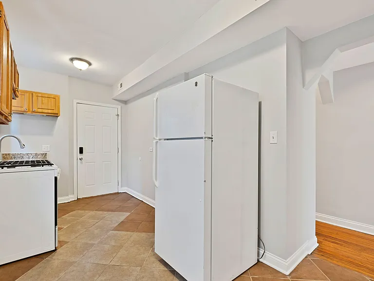 7150 S Cornell Ave #1E — Photo 7