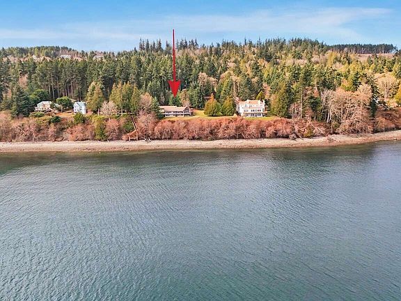 3rd image of 3135 Oak Bay Road