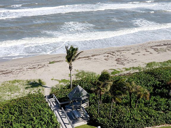 5th image of 450 Ocean Dr APT 806