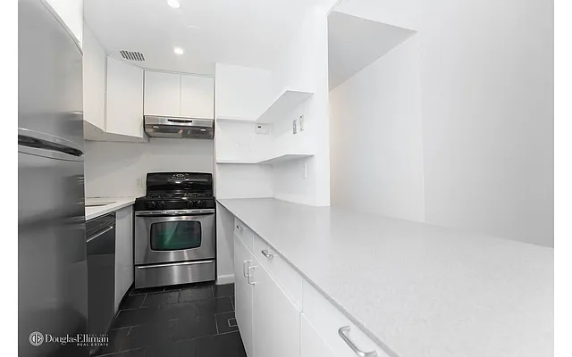 Rented by Douglas Elliman | media 16