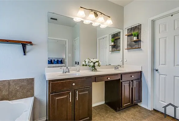 1433 Villa Paloma Blvd — Photo 11