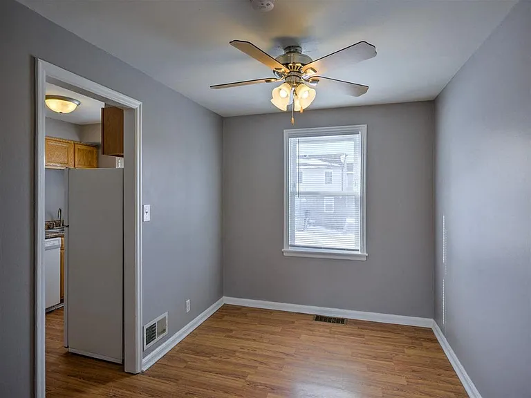 Dinning room in a unit at Colonial Park.