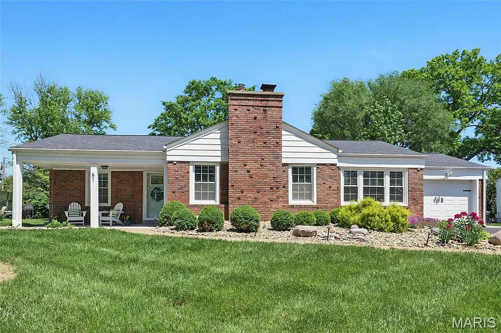 51 Tulip Dr photo 1