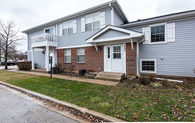 1st image of 355 Ashwood Ct #4