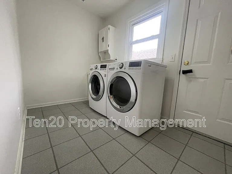 113 Maplebrook Ct — Photo 8