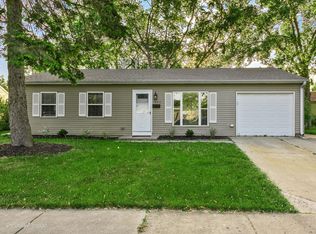 806 Post Ln, Streamwood, IL 60107