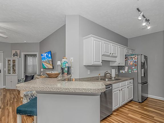 5th image of 766 Algonquin Dr. #C