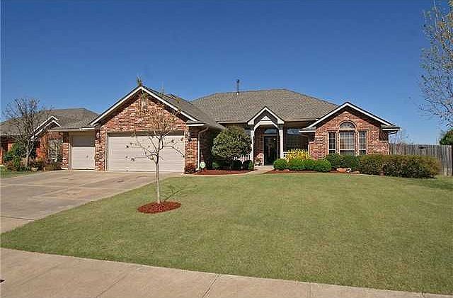 Home for Sale in Edmond, Oklahoma $234,900