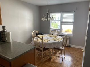 532 W Park Ave, Libertyville, IL 60048
