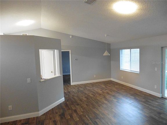 4th image of 250 Ashbourne Dr