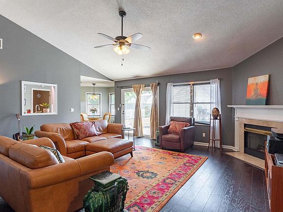 4th image of 1805 N Dawn Dr