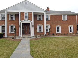 12611 Circle Dr, Rockville, MD 20850