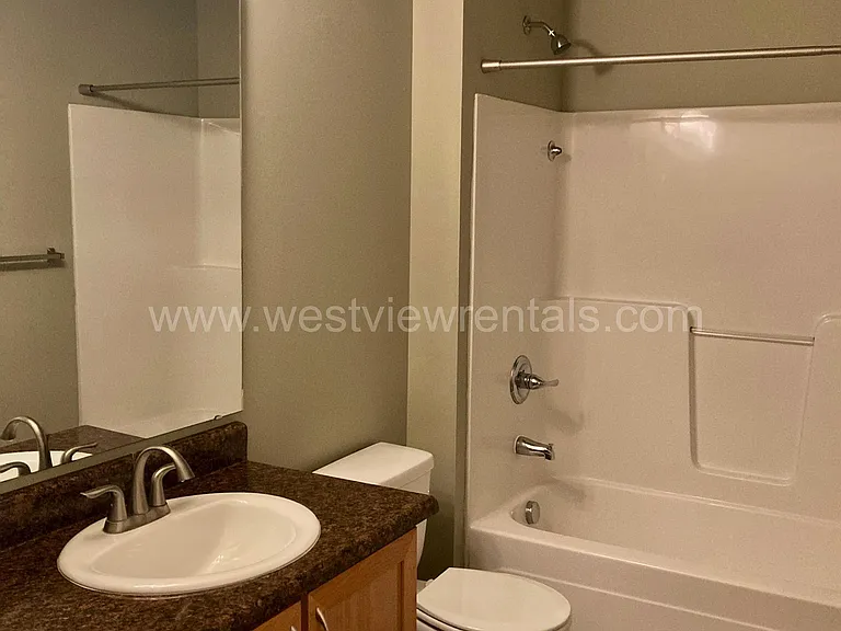 200 E Maple St — Photo 52