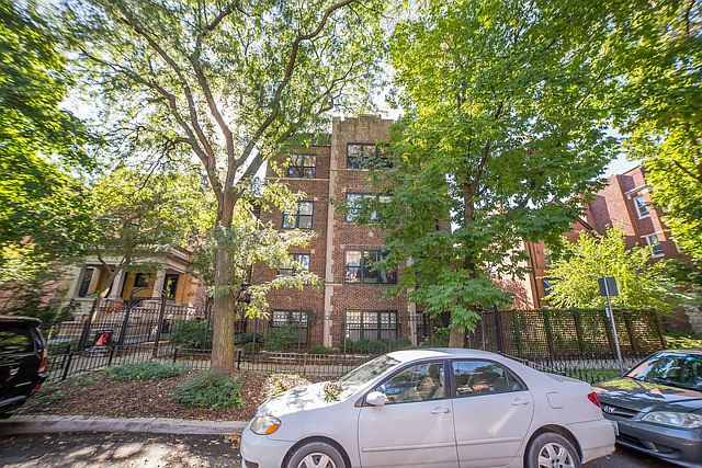 1st image of 627 W Arlington Pl