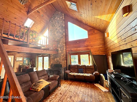2nd image of 273 Pinnacle Dr