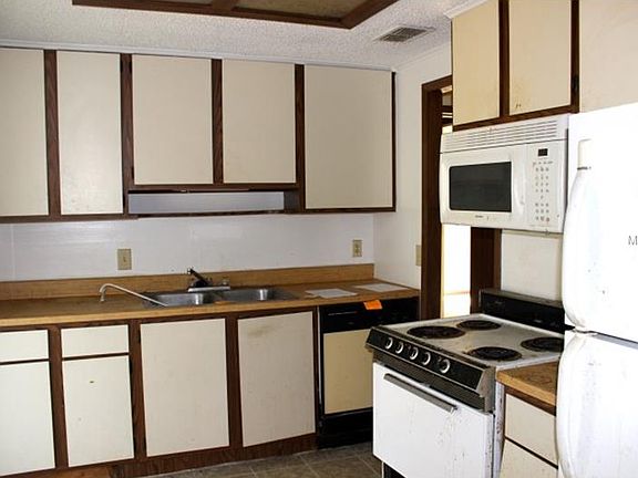 5th image of 354 Fisher Dr