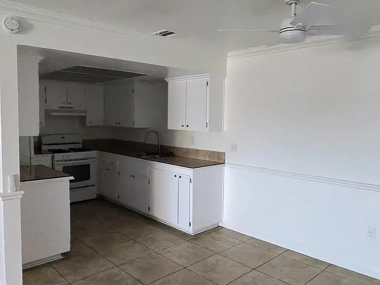 3902 W Valencia Dr #11 — Photo 4