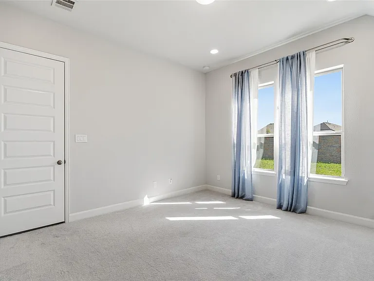 29427 Mesquite Oaks Dr — Photo 15