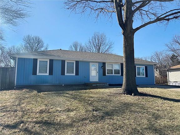 3rd image of 303 E Wilson St