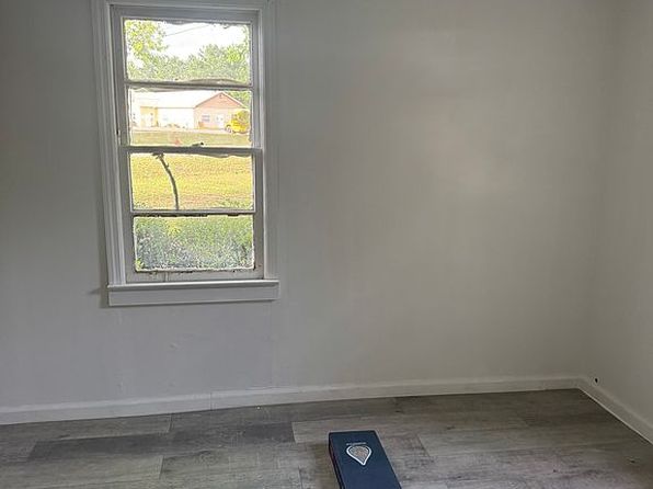 3 Chester Dr