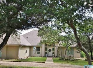 6899 N Lakeview Dr, Salado, TX 76571