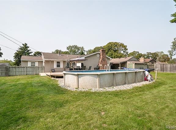 2nd image of 3420 Oakbeach Ave