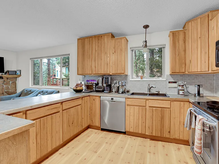 9209 William Cody Dr — Photo 27