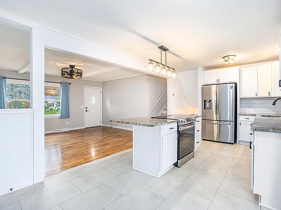 5th image of 641 Bl Dr #B