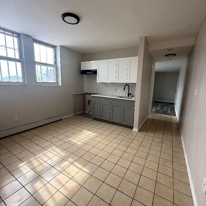 572 Springfield Ave #L2